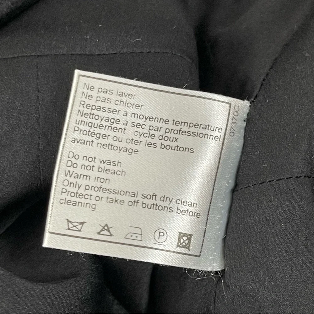 Chanel Boutique Black Wool Pencil Skirt‎ 98A P11485V02954 Size 46 Made in France